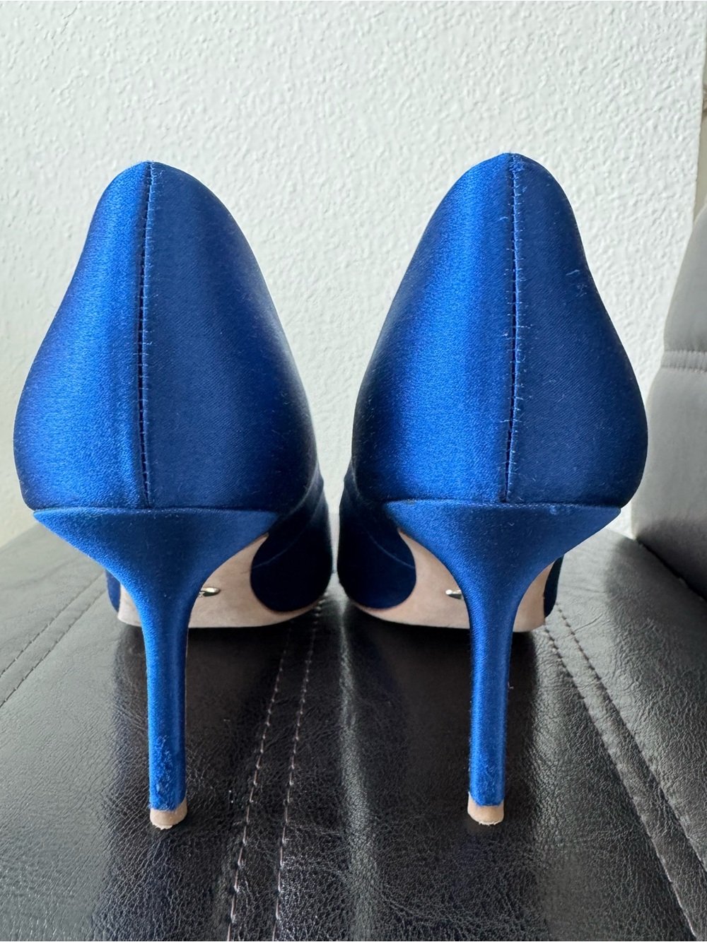 Badgley Mischka Royal Blue Pointed Toe Pumps with Crystal Buckle 7 size - Picture 4 of 7